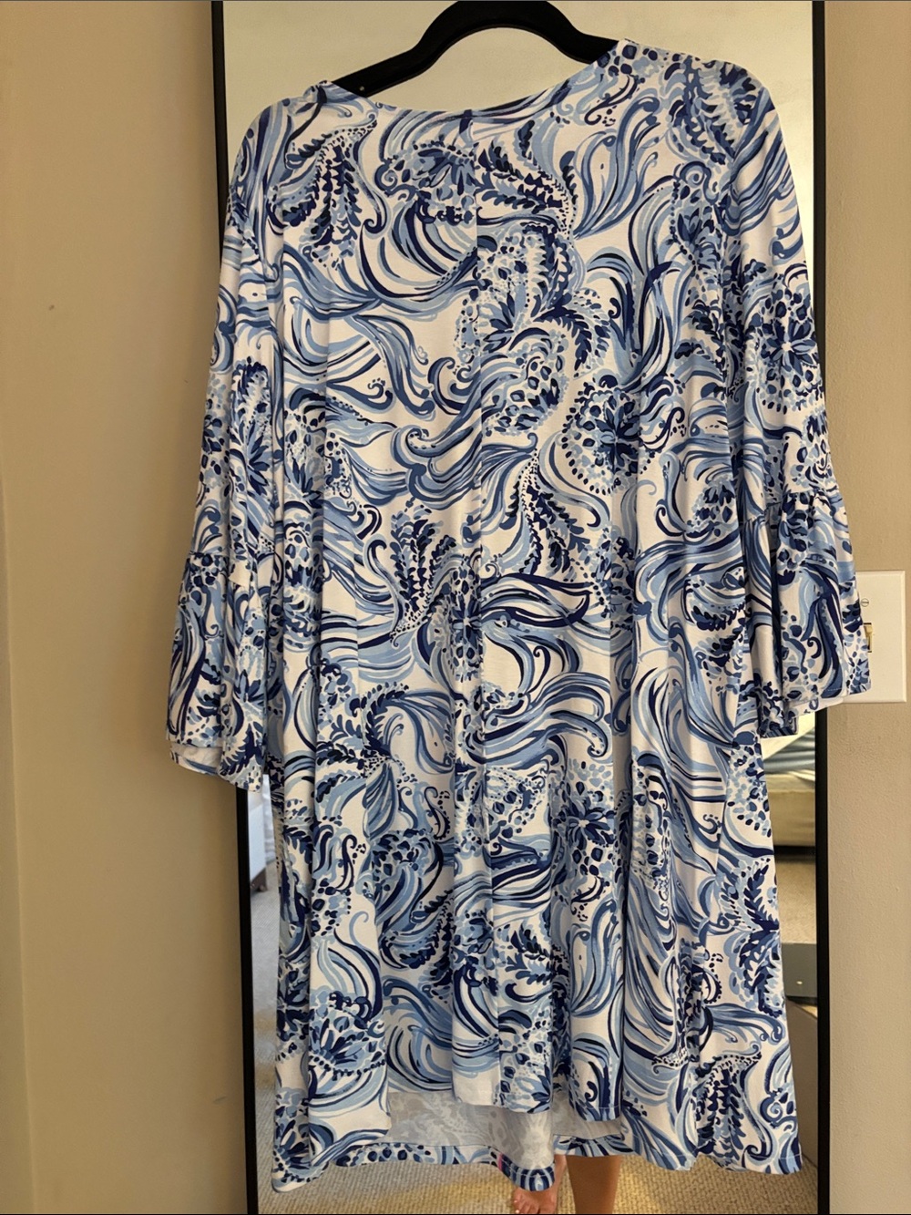 Like New Lilly Pulitzer Blue and White Printed Shift Dress with Pink Accents - Picture 6 of 7